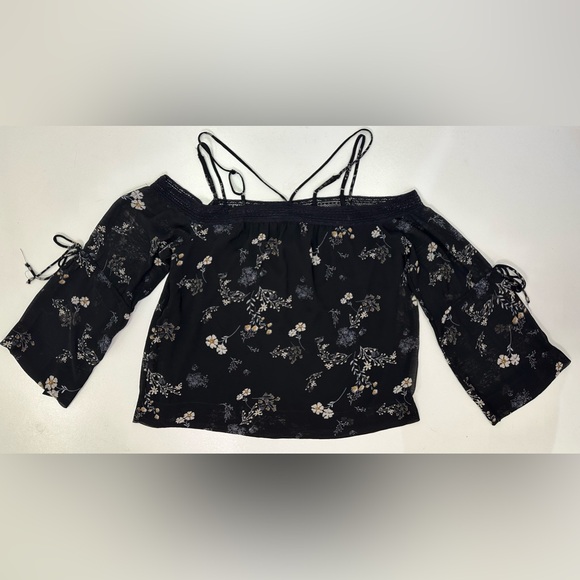 Love Stitch Floral Off-the-Shoulder Top - Size Small - Picture 3 of 6